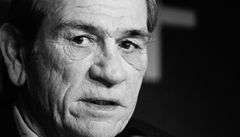 Суворий шериф та борець із прибульцями: найкращі фільми з Томмі Лі Джонсом