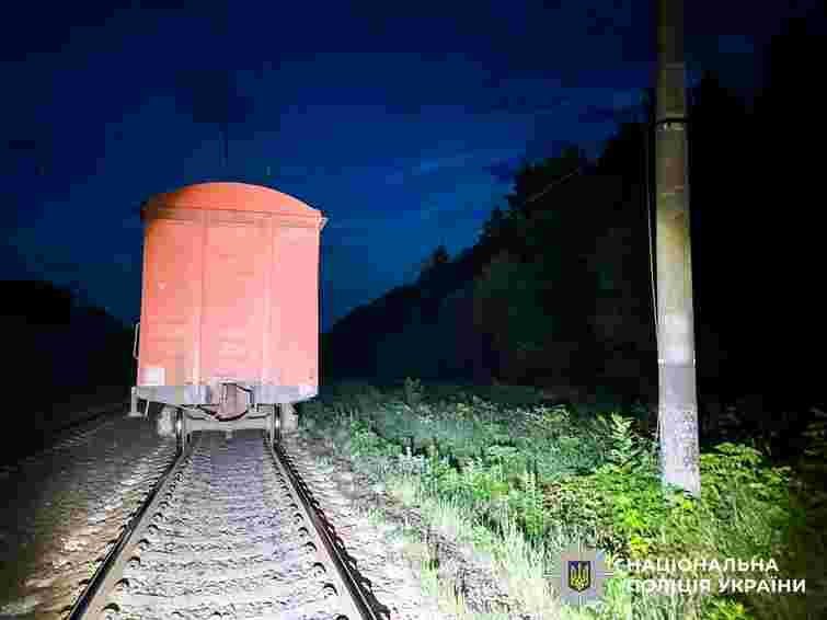 У Дубні поїзд переїхав на смерть неповнолітню, яка раптово лягла на колії