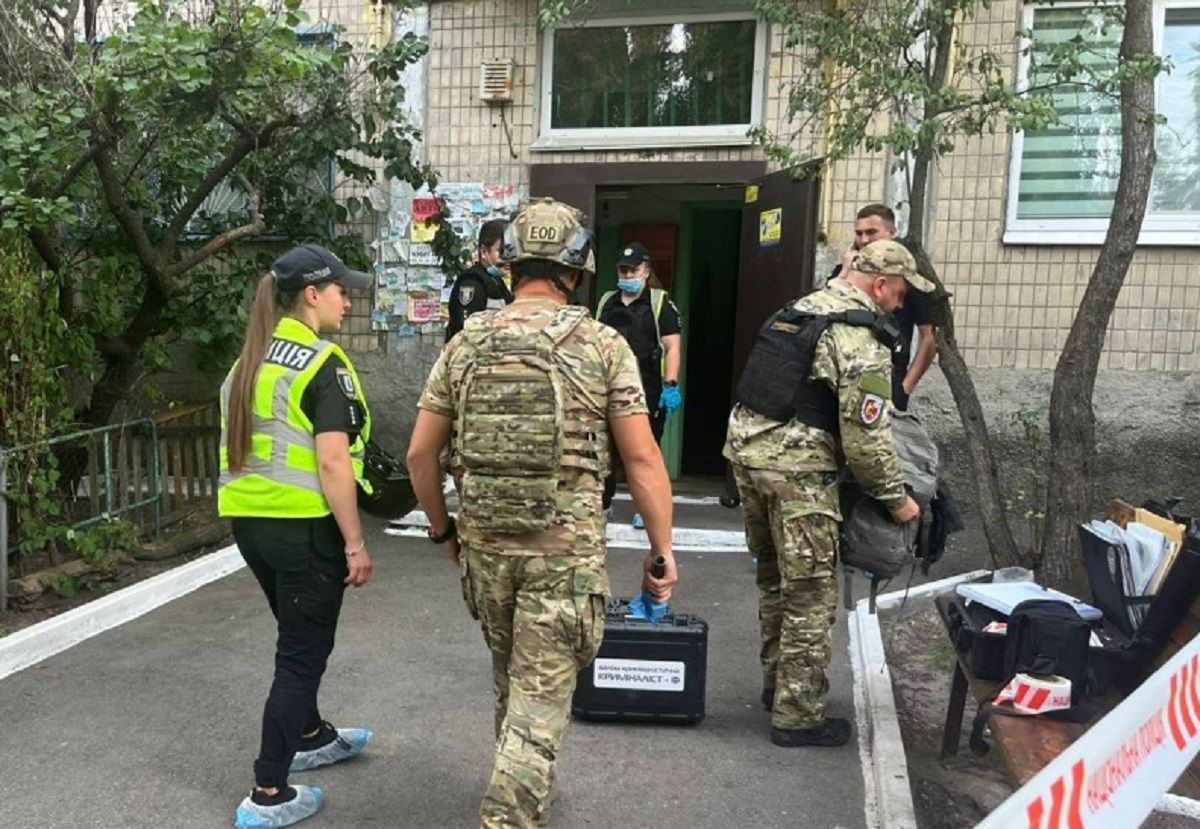Троє людей загинули внаслідок вибухів гранат у квартирах в Києві та Одесі