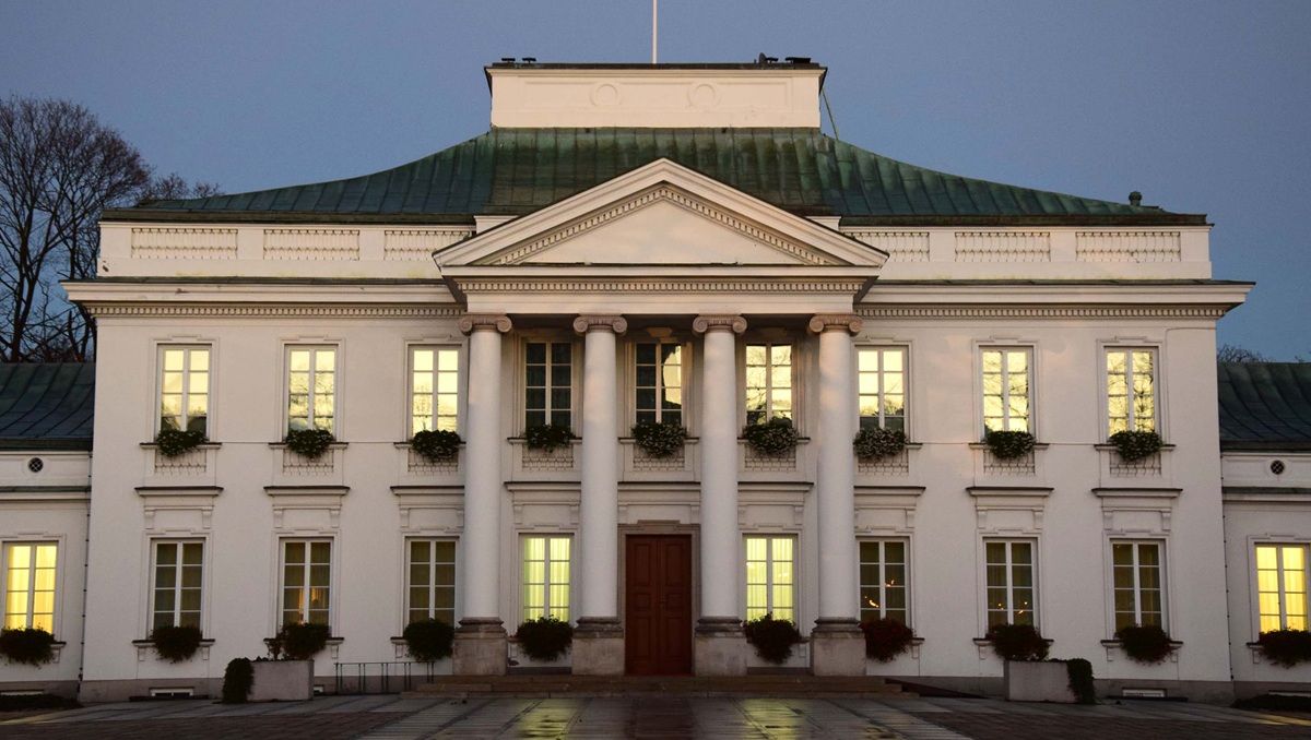 Двох білорусів затримали за польоти дроном над урядовими будівлями у Варшаві