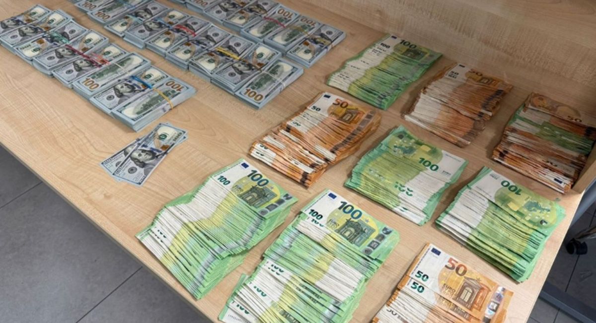 Польські митники виявили в українки незадекларовану валюту на 15,3 млн грн