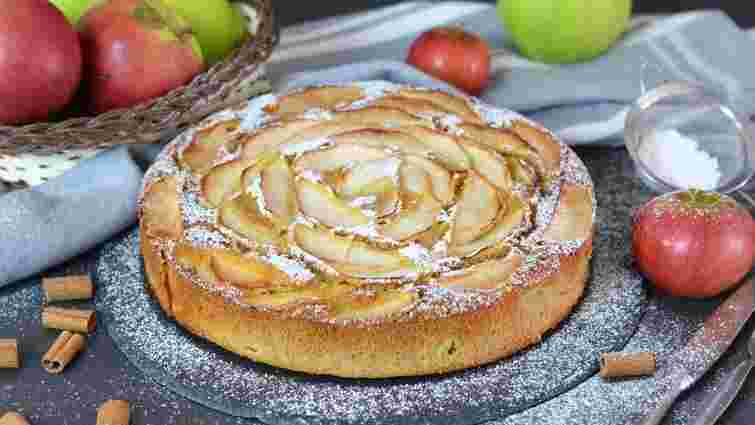 Осінній пиріг «Затонулі яблука». Рецепт дня