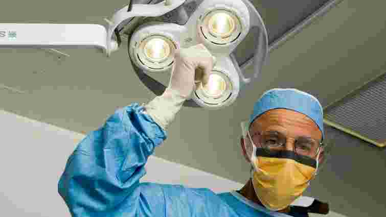 МОЗ оприлюднило список лікарень, де безкоштовно встановлюють штучний кришталик ока