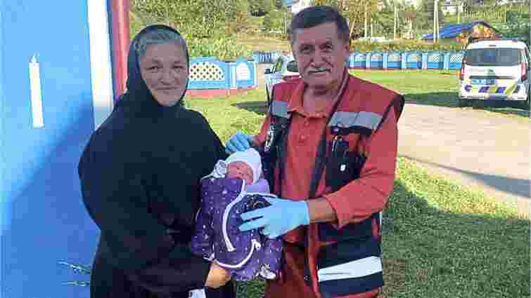 Закарпатка народила і підкинула немовля у монастир УПЦ МП