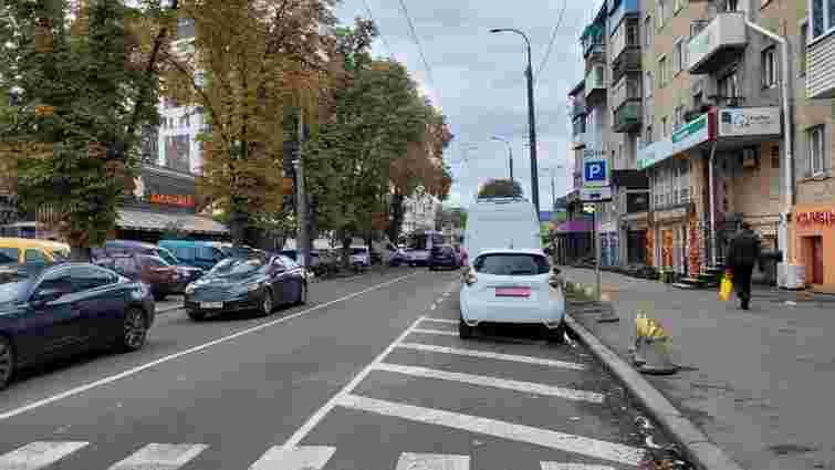 У центрі Рівного облаштують понад 60 платних паркомісць