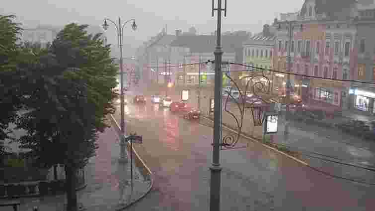 У Чернівцях синоптики прогнозують сильні дощі та грози