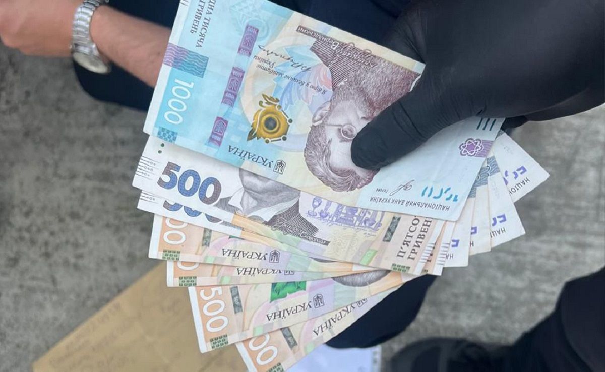 Суд виніс вирок посереднику за передачу хабарів у сервісний центр МВС у Львові