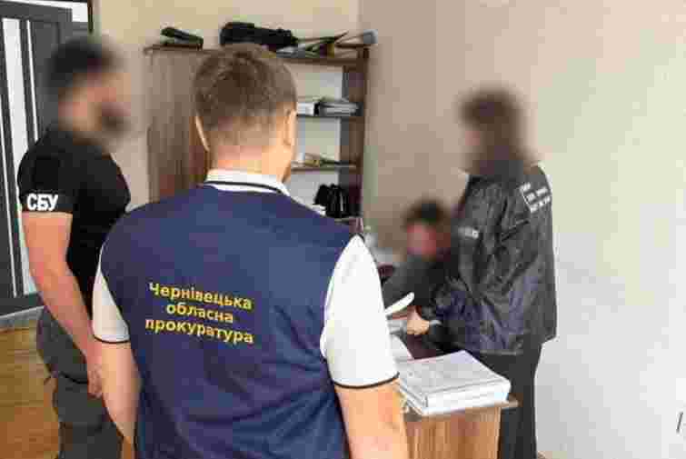 Керівник колонії на Буковині збував будматеріали за заниженими цінами