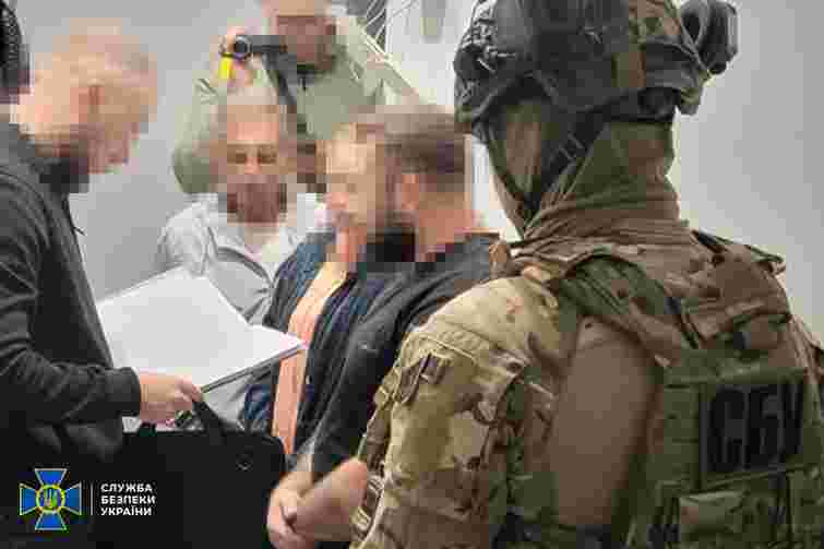 В Україні викрили благодійний фонд на привласненні 90% донатів для ЗСУ