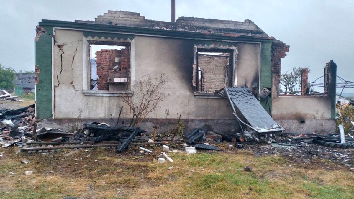 Після падіння боєприпасу на Волині мешканцям компенсують збитки