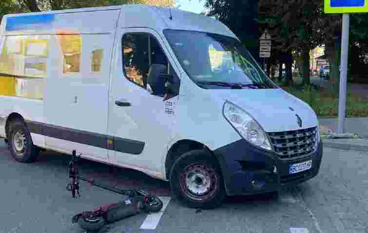 На велодоріжці у Львові водій буса збив 13-річного хлопця на самокаті