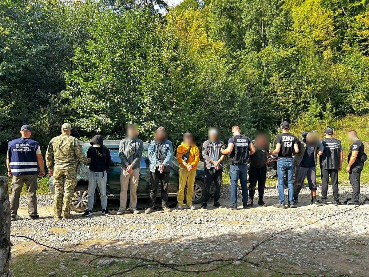 Біля Тиси затримали п’ятьох ухилянтів з різних областей і переправників на мотоциклах
