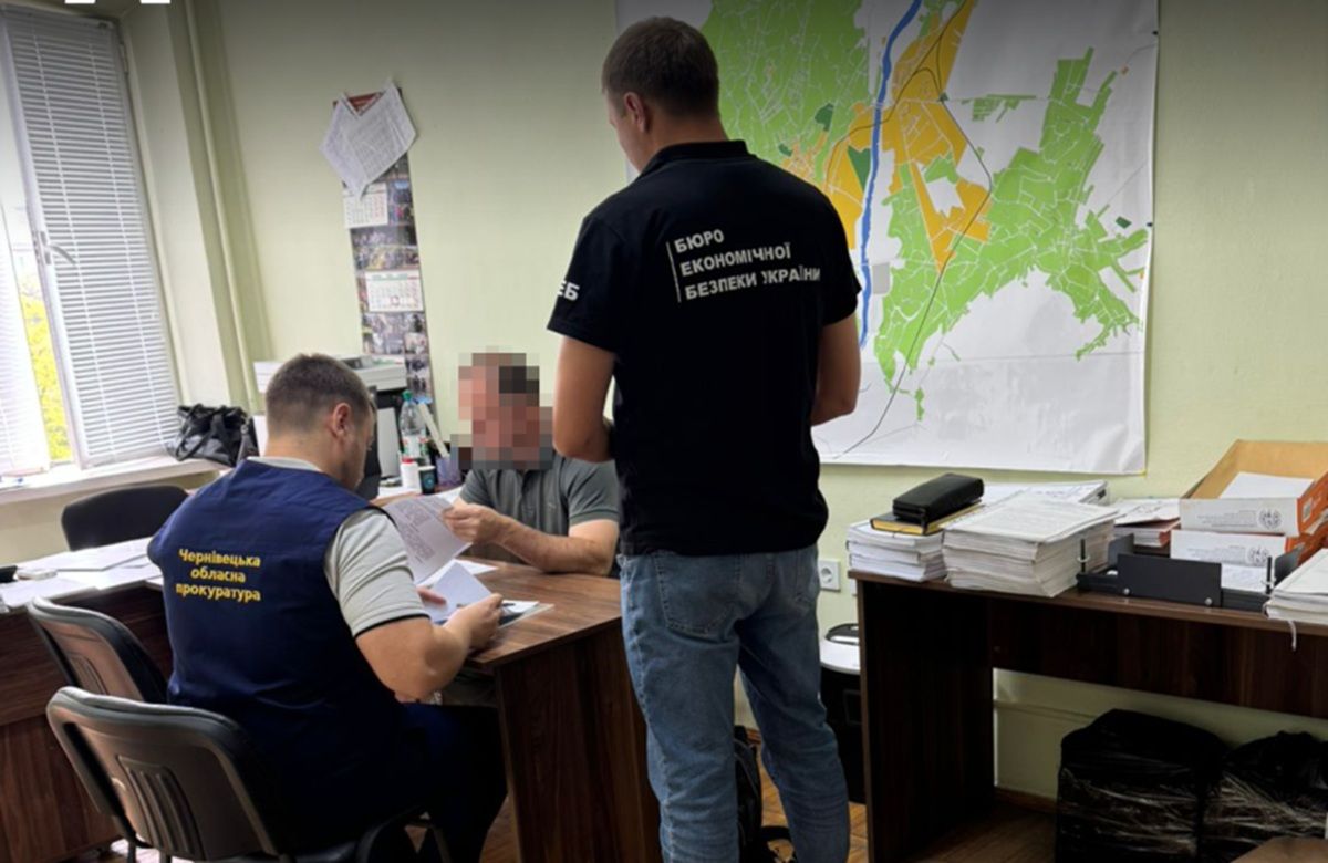 Керівник Буковинської дослідної станції отримав підозру за продаж сої за заниженою ціною