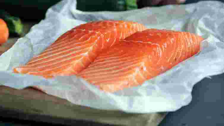 Секретний інгредієнт: як правильно засолювати червону рибу