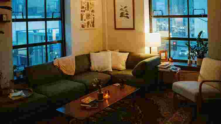 Сім осінніх трендів декору, які актуальні в 2025 році