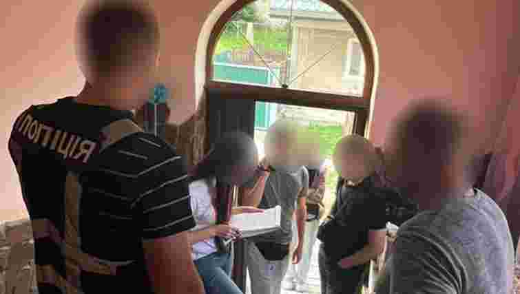 Суд виніс вирок львів’янину, який змусив доньку з інвалідністю вийти заміж за ухилянта