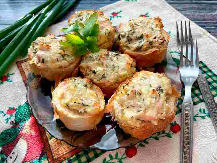 Багет, фарширований грибами. Рецепт дня