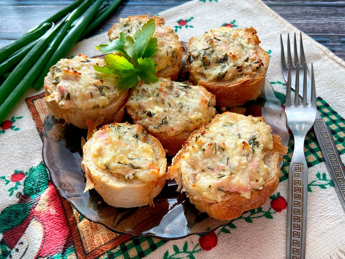 Багет, фарширований грибами. Рецепт дня