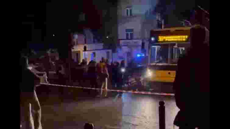 У центрі Львова тролейбус на смерть збив пішохода