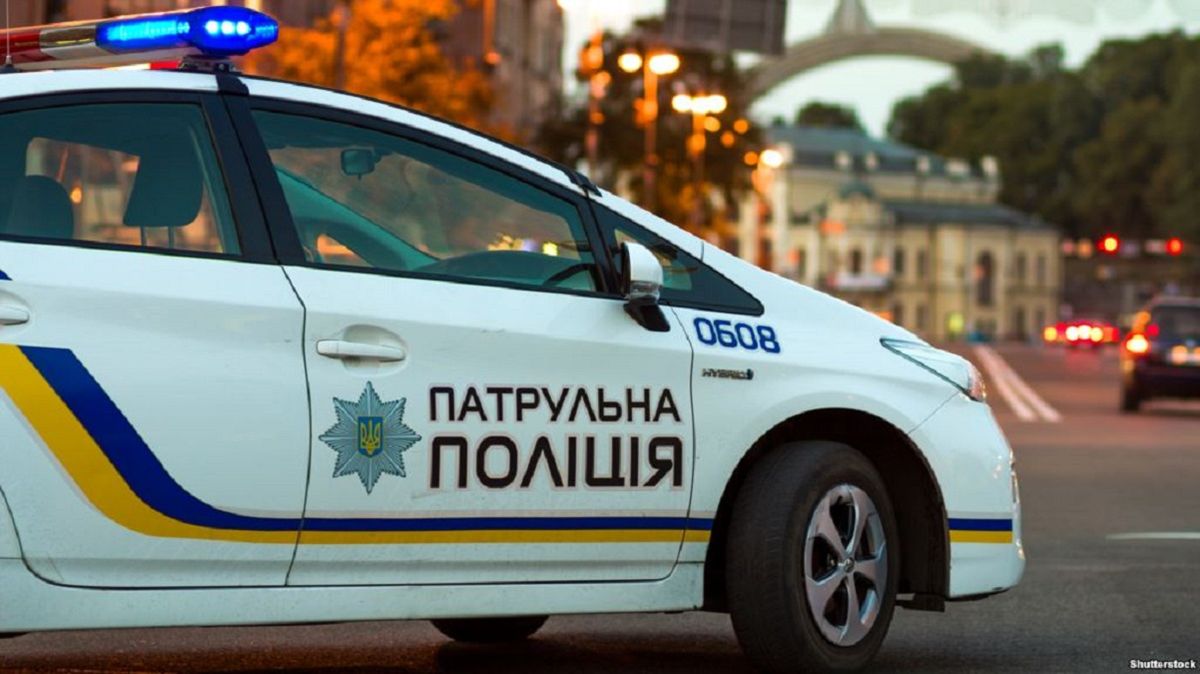 На Кіровоградщині чоловік вистрілив у патрульних поліцейських та втік