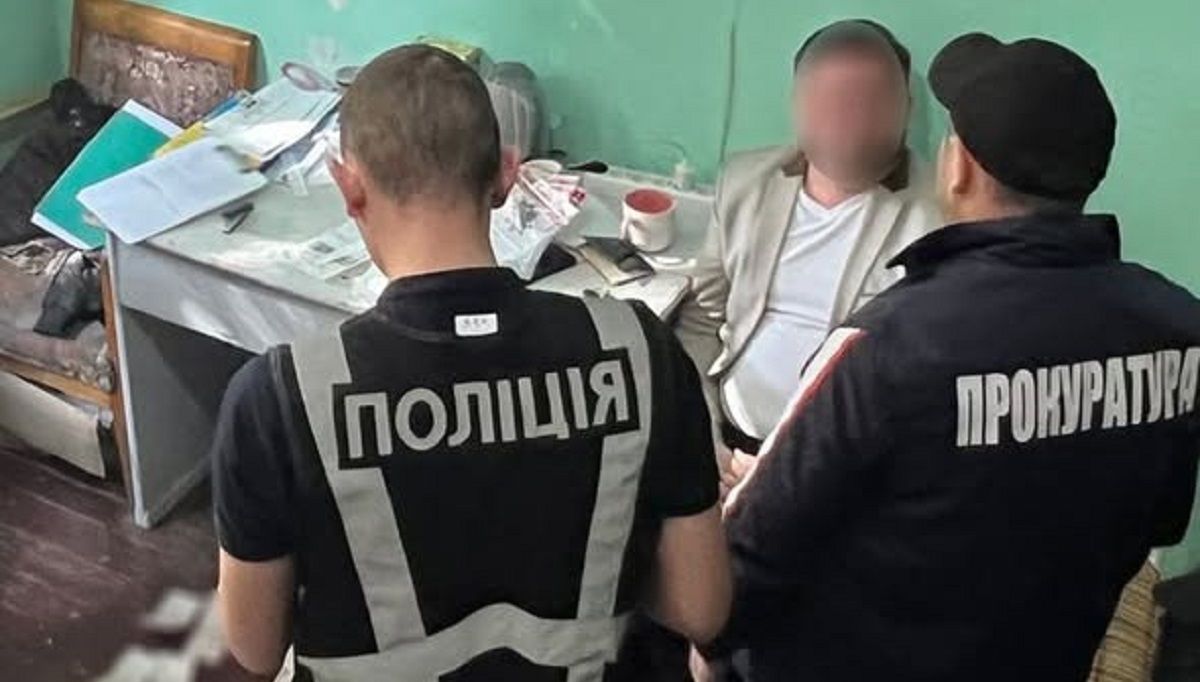 Викладач львівського коледжу за хабарі влаштував на навчання 40 ухилянтів