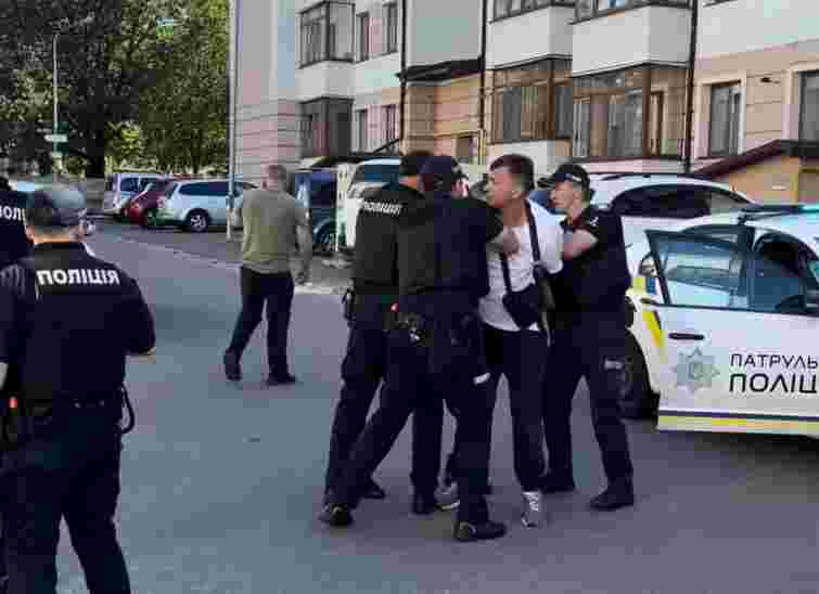 У патрульній поліції прокоментували силове затримання чоловіка у Рівному 