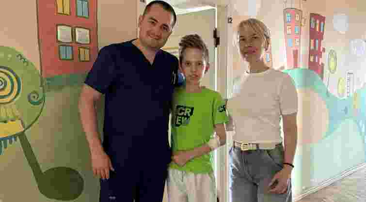 Нейрохірурги успішно видалили 14-річному львів’янину велику пухлину спинного мозку