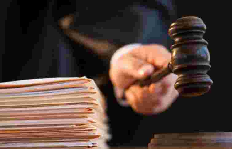 За бійку в Мукачеві суд зобов’язав студента прочитати книгу