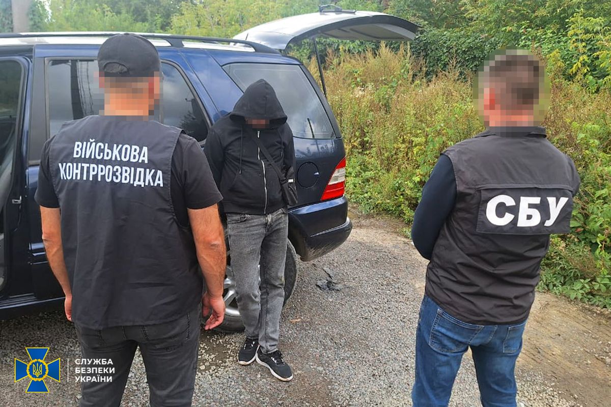 У Франківську за переправлення ухилянтів арештували керівника благодійного фонду
