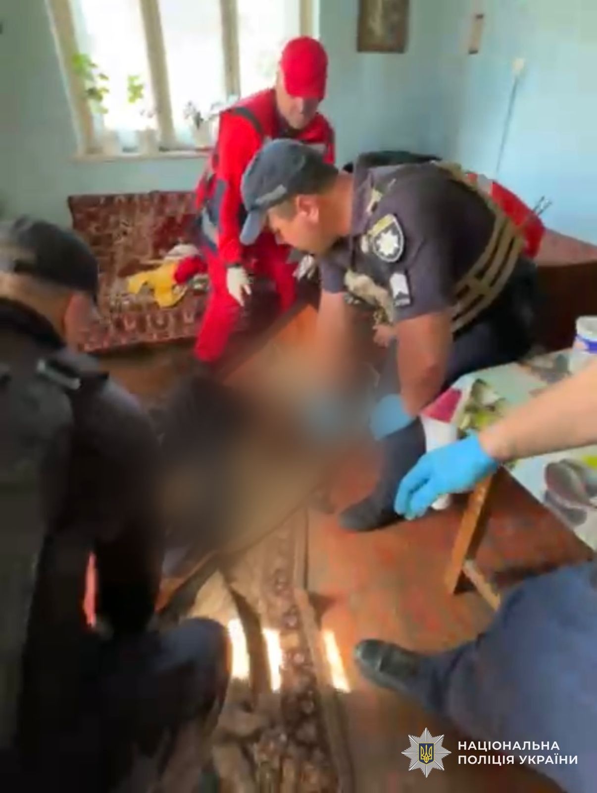 На місце події викликали «швидку»