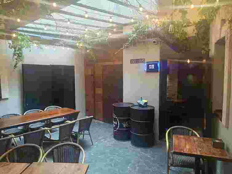 Підприємицю викрили на захопленні землі для пабу в центрі Львова