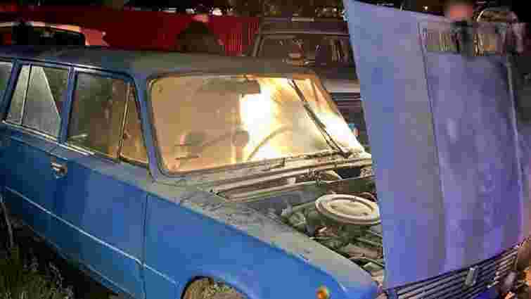 В Ужгороді підліток через конфлікт спалив автомобіль свого знайомого