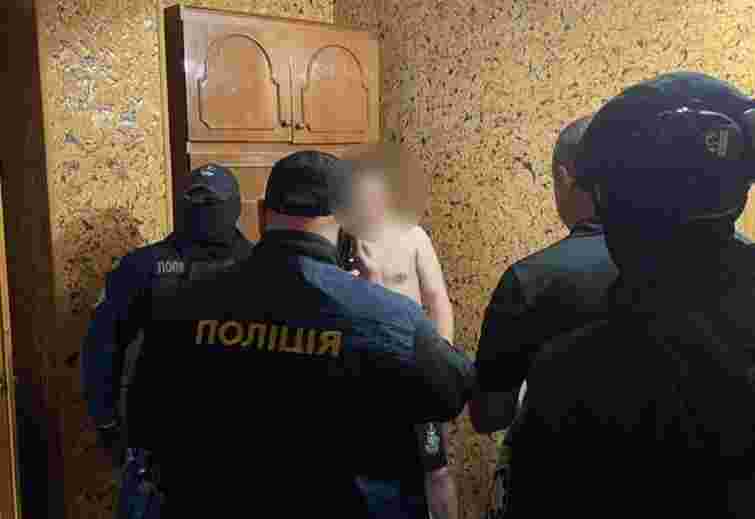 Шахраї з кол-центру у Чернівцях ошукали понад 300 громадян Казахстану на 70 млн грн