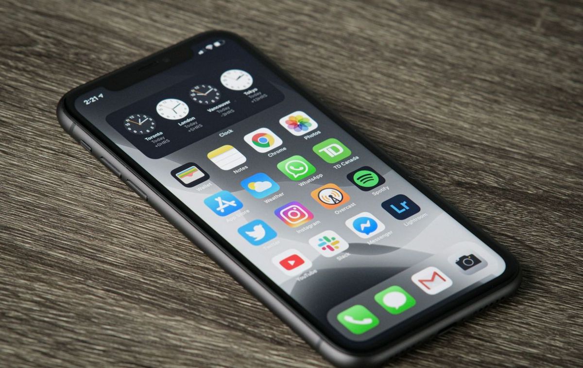 Львівський суд виніс вирок лікарю-інтерну за крадіжку iPhone