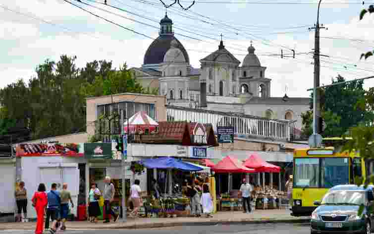 Біля Луцького замку зведуть новий район із кавʼярнями, ресторанами й крамницями
