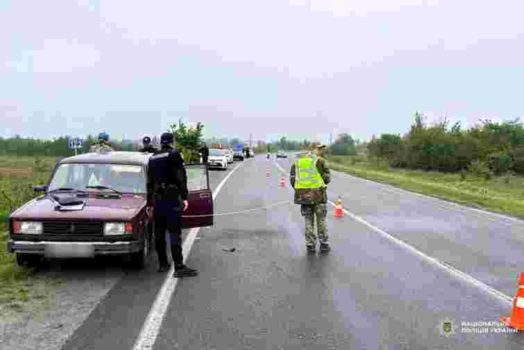 На Рівненщині суд покарав водія, який кинув у патрульних страйкбольну гранату