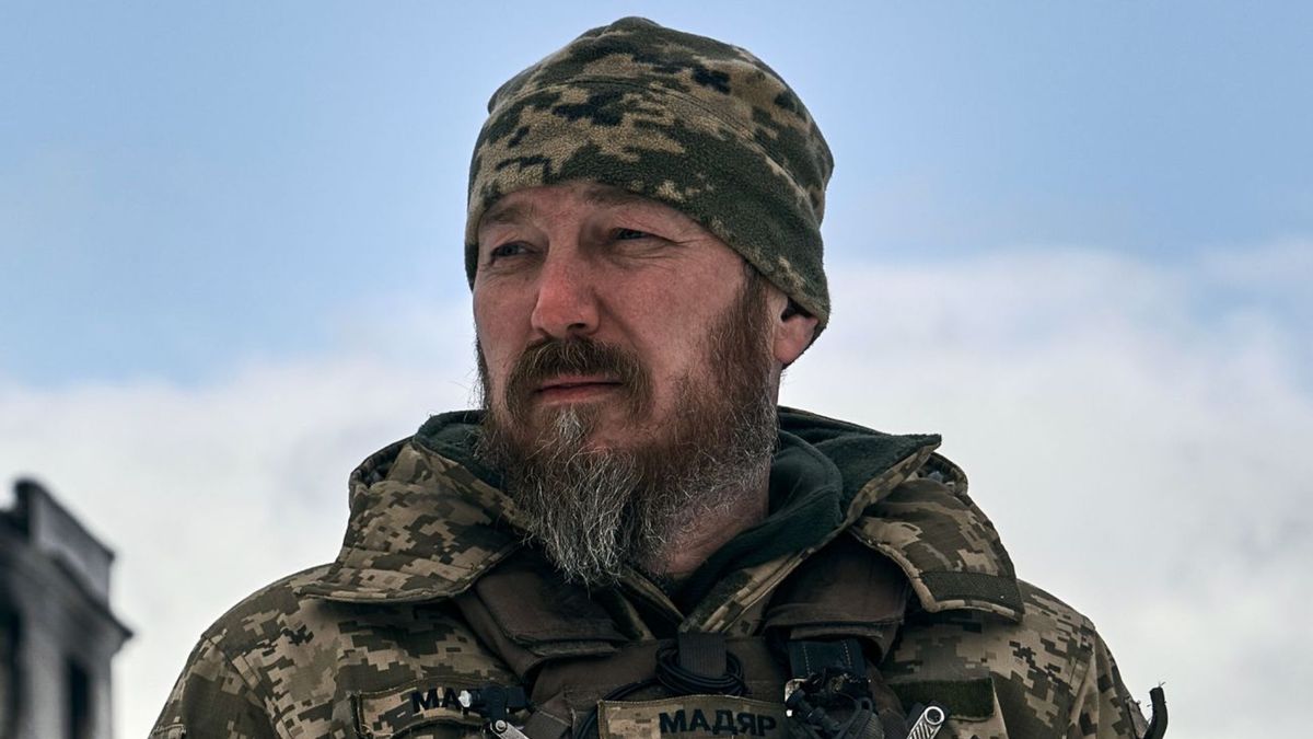 Україна заборонила в'їзд трьом угорським військовим топчиновникам