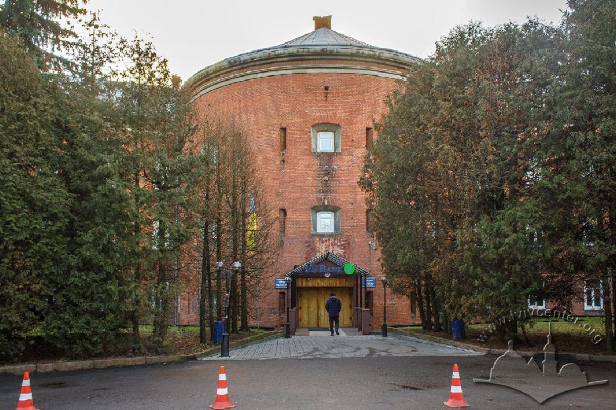 «ТАСкомбанк» за пів мільярда гривень продає історичні казарми на Цитаделі