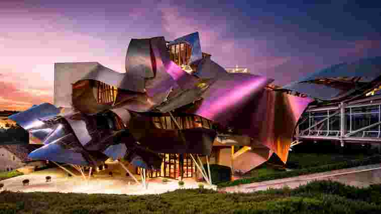 Наче з фантастичного фільму: 8 унікальних споруд, які створив один архітектор