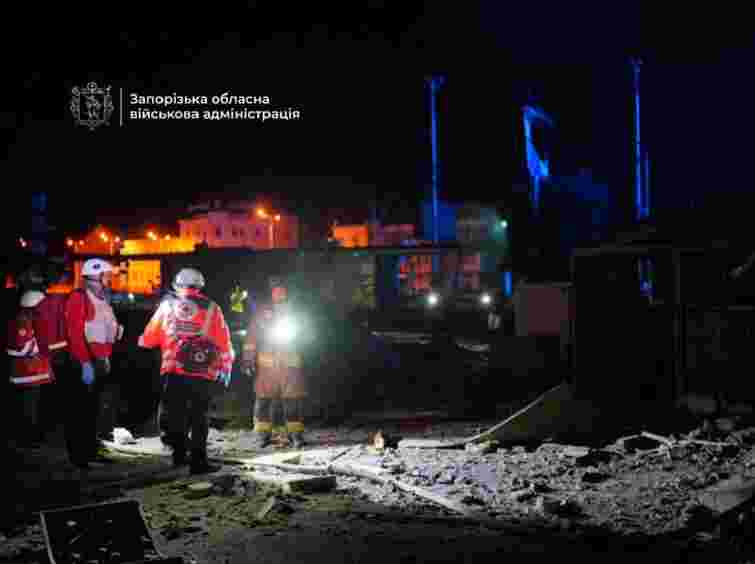 Росіяни вдарили безпілотником по супермаркету АТБ у Запоріжжі