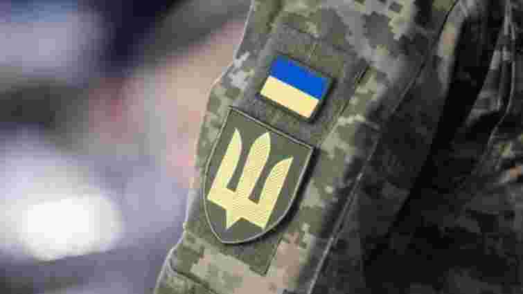 У Тернополі чоловік наїхав на двох військових під час перевірки документів