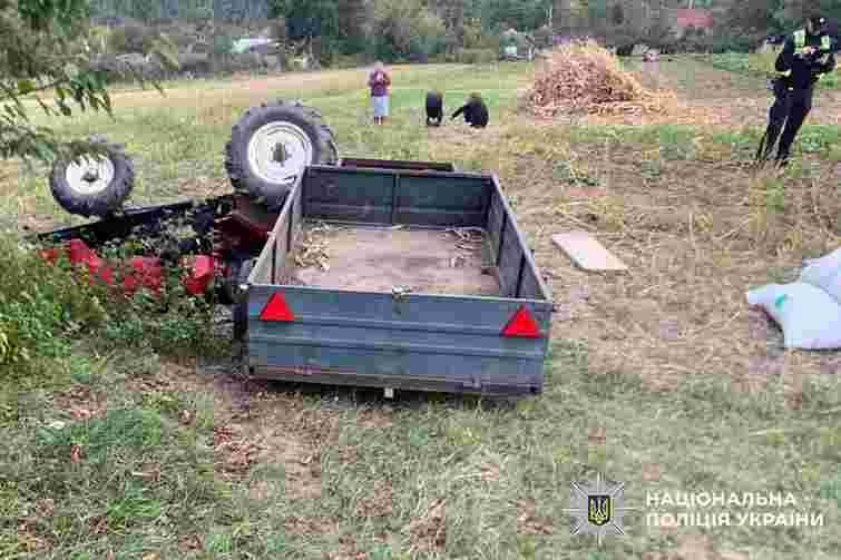 На Хмельниччині внаслідок перекидання мототрактора загинув місцевий житель