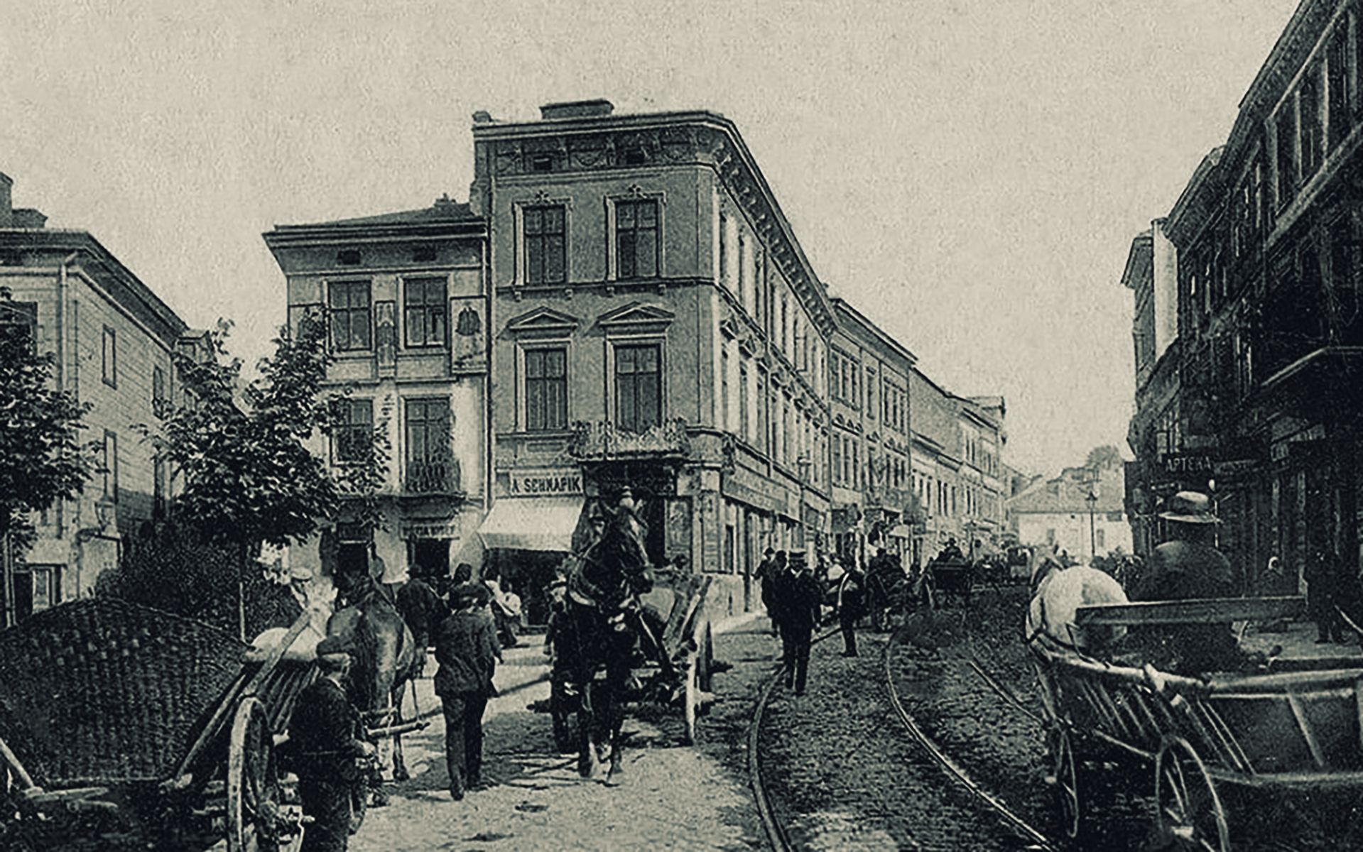 Фіри на вулицях Львова. Фото Мандрівка старим кордоном/Facebook