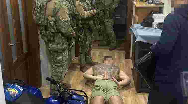 На Львівщині троє переправників організували схему втечі ухилянтів за 11 тис. доларів