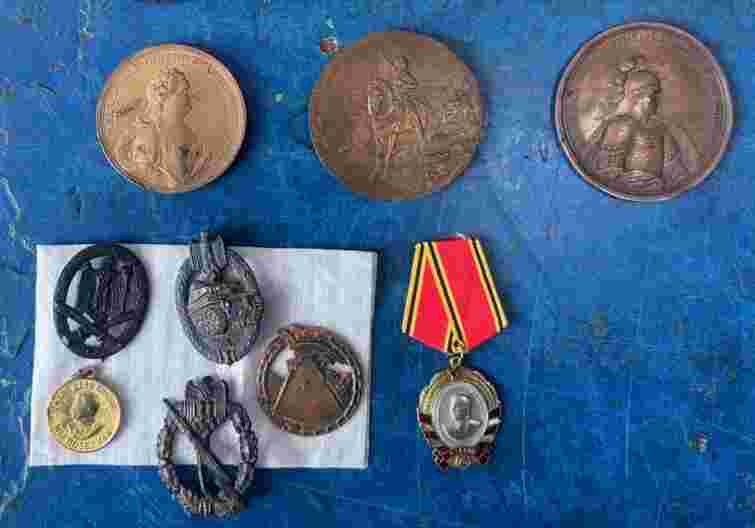 Фінляндець намагався перевезти через волинську митницю зброю та нацистські реліквії