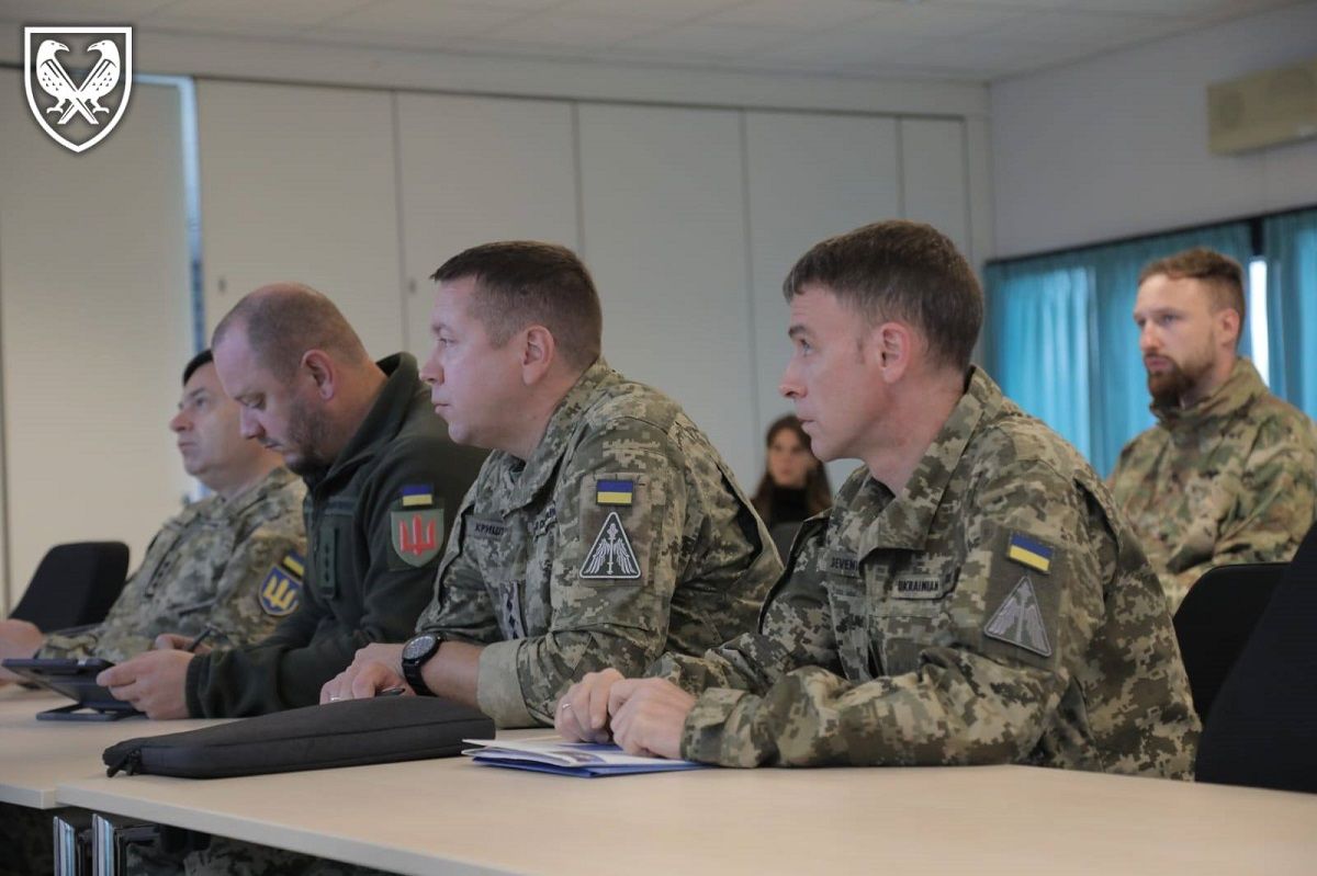 Українські військові вчать данських колег протидіяти ударним дронам