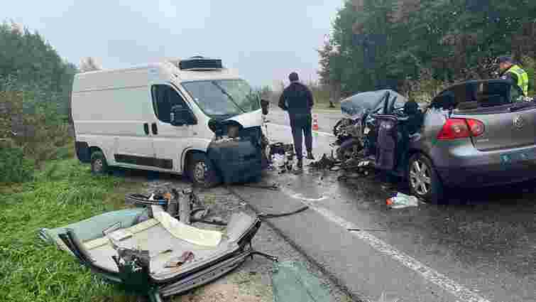 Водійка легковика потрапила у реанімацію через ДТП на трасі біля Львова