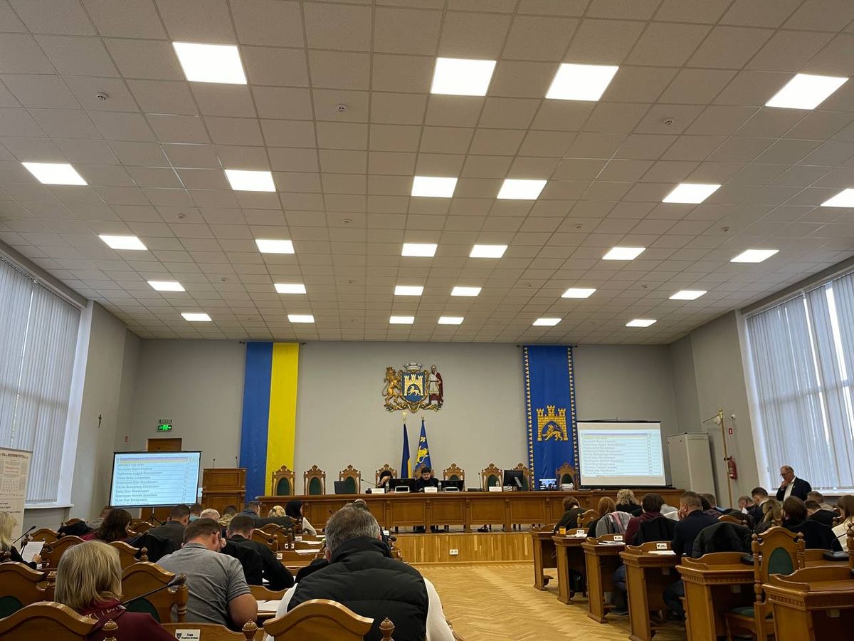 Двоє депутатів Львівської районної ради склали повноваження