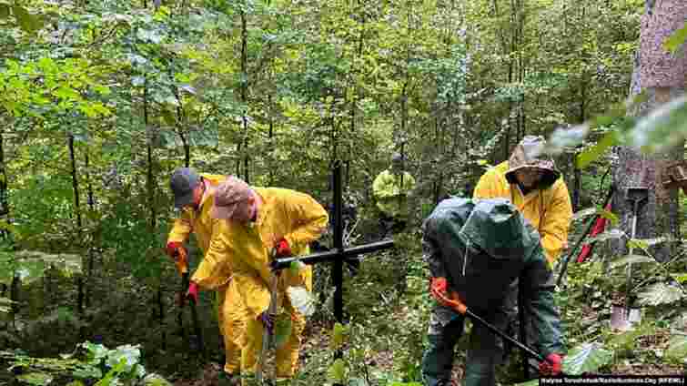 Львівські фахівці почали ексгумацію поховань бійців УПА в Польщі