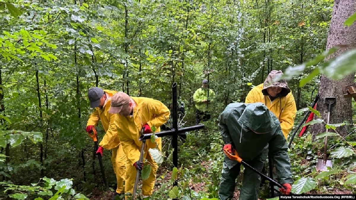 Львівські фахівці почали ексгумацію поховань бійців УПА в Польщі